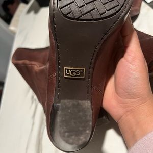 Used UGG Leather and suede Boots ,Size 7.